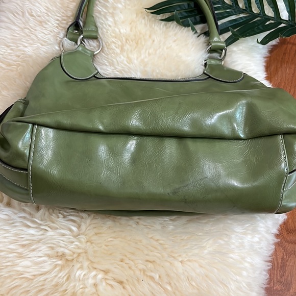 Green Shoulder Bag / 3 Inside Compartments and 1 Outer compartment - Picture 3 of 7